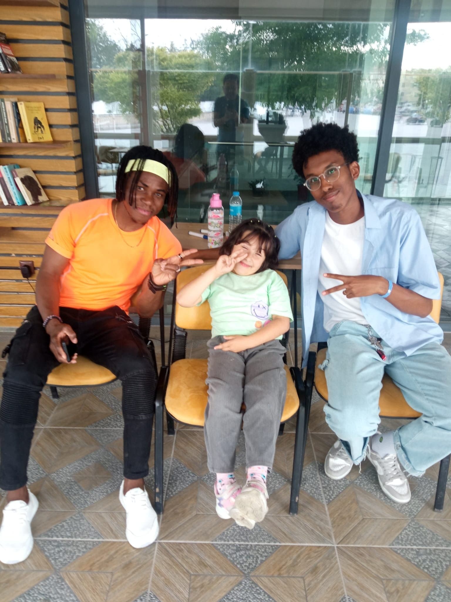 Dil okulumuzun bahçesinde barbekü partisi